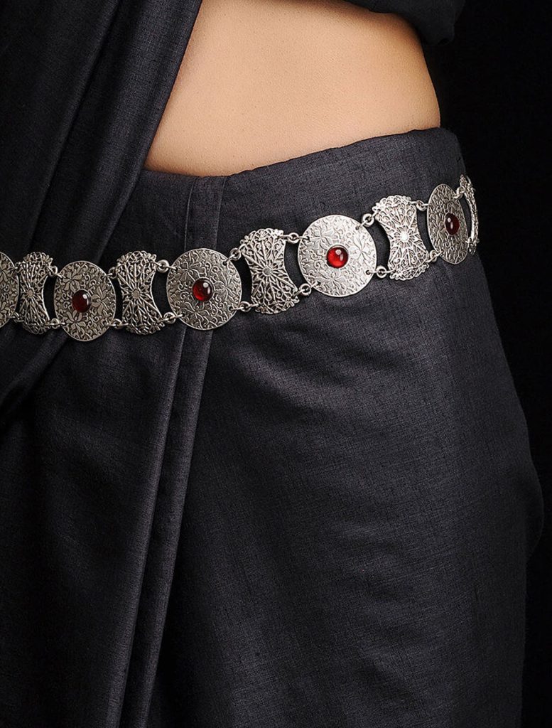 بچھوا,bichhua,bichhooa,bichua,ਬਿਛੂਆ,Traditional Ornaments of Punjab,Jewellery,jewelry,زیور, ,گہنا,بُھوکھن,النکار,ٹُوم,ٹومب,ٹونب چھلا,