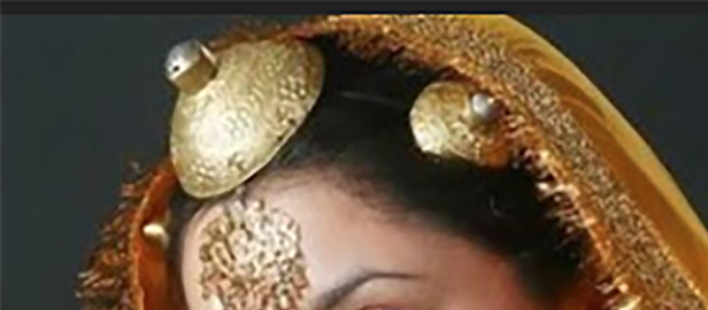 Traditional Ornaments of Punjab,Jewellery,jewelry,zaiwar,زیور, ,گہنا,بُھوکھن,النکار,ٹُوم,ٹومب,ٹونب چھلا 
chauk, chaunk, saggi phull,چوک۔ چونک۔ سگی پھل, ਚੌਕ,ਸਾਗੀ ਫਲ