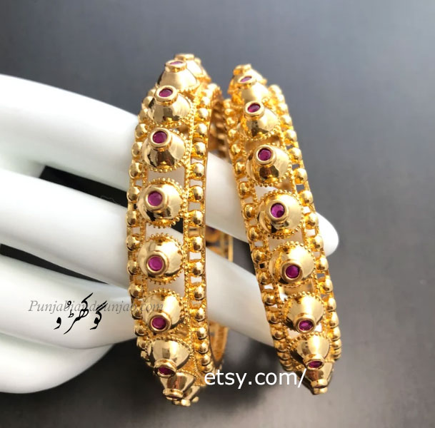 Traditional Ornaments of Punjab,Jewellery,jewelry,زیور, ,گہنا,بھوکھن,النکار,ٹوم,ٹومب,ٹونب چھلا,
گوکھڑو ,گوکھرو,gokhroo,ਗੋਖਰੂ, , ,gokhru