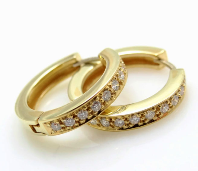 Traditional Ornaments of Punjab,Jewellery,jewelry,zaiwar,زیور, ,گہنا,بُھوکھن,النکار,ٹُوم,ٹومب,ٹونب چھلا Dandi, bali., cheelak.، ڈنڈی، چیلکا۔ چیلکاں۔ چیلک، کان کا زیور
