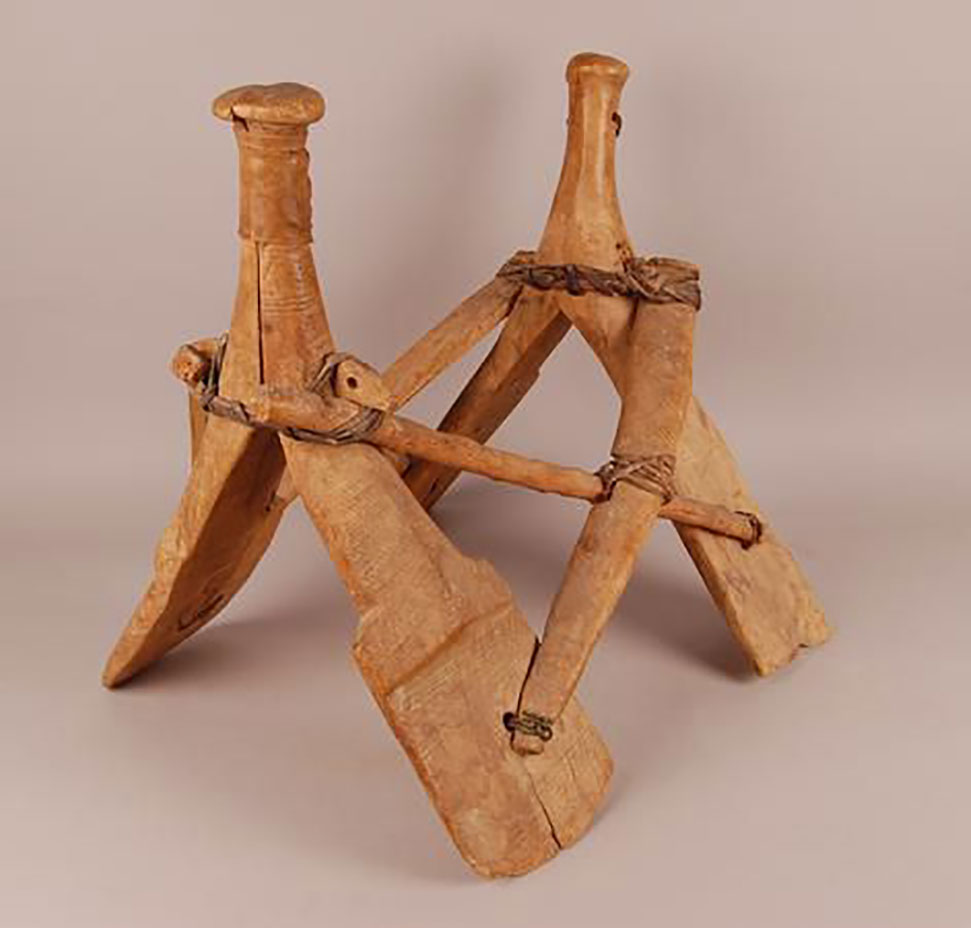 A pack saddle of a camel, or mule. but particularly that of a mule or horse. , plaan, plan,  ਪਲਾਣ, plaana, ਪਲਾਣਾ, پلان  ، کجاوا

