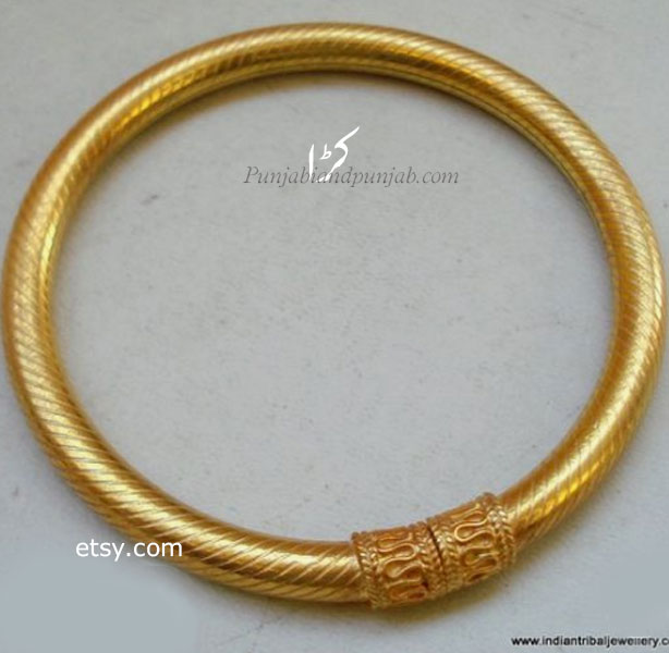 Traditional Ornaments of Punjab,Jewellery,jewelry,zaiwar,زیور, ,گہنا,بُھوکھن,النکار,ٹُوم,ٹومب,ٹونب چھلا 
کڑا ,ਕਡ਼ਾ,kara,