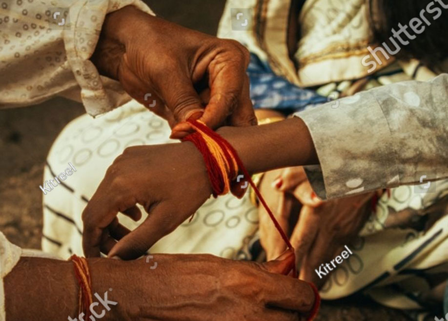 mauli,ਮਉਲੀ,ਮੌਲੀ,مَولی۔ مولی,Traditional Ornaments of Punjab,Jewellery,jewelry,زیور, ,گہنا,بُھوکھن,النکار,ٹُوم,ٹومب,ٹونب چھلا,